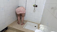 I was trapped in the bathroom and my brother-in-law came and saved me. What a nice man I love him ve Thumb