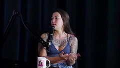 Tem um namorado que topa tudo pra gravar porn&ocirc_, gosta do swing e foi convidada a entrar na cri Thumb