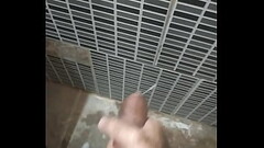 Punheta gostosa no banheiro Thumb