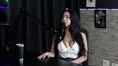 Foi exclu&iacute_da da fam&iacute_lia, come&ccedil_ou o trabalho porn&ocirc_ pelas plataformas, pedi Thumb