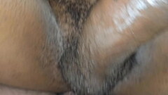 Sexo entre tres machos safados no sof&aacute_ de casa Thumb