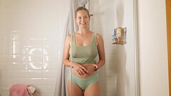 Stella Cardo shows Dry vs Wet Tops Thumb