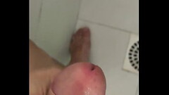 Batendo uma no banheiro Thumb