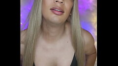 Transexual vestida y jalando su polla Thumb